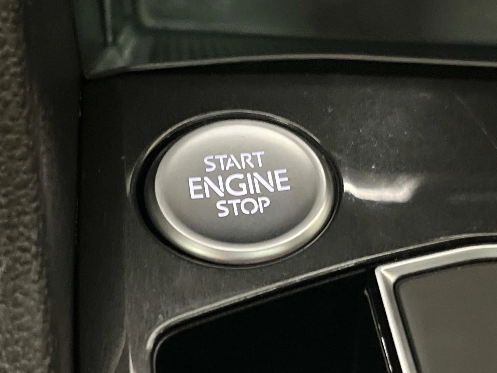 2019 Volkswagen Tiguan SE - Photo 25
