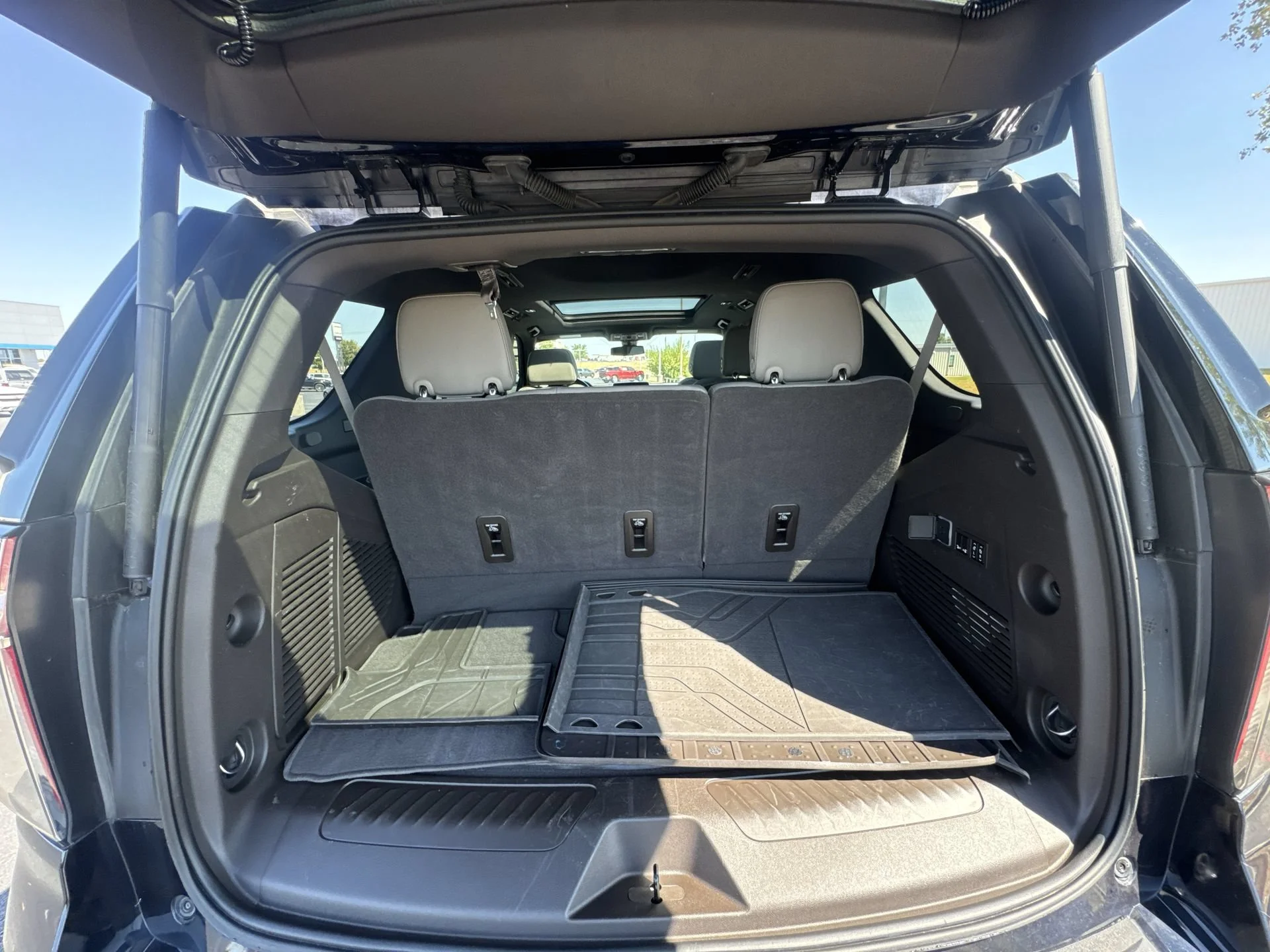 2022 Chevrolet Tahoe LT - Photo 25