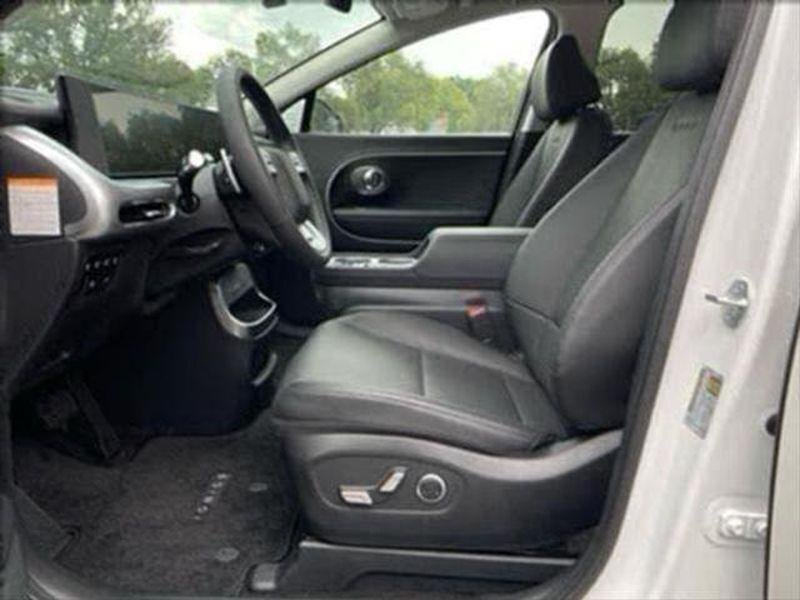 New 2026 Snow White Pearl Hyundai SEL image 10