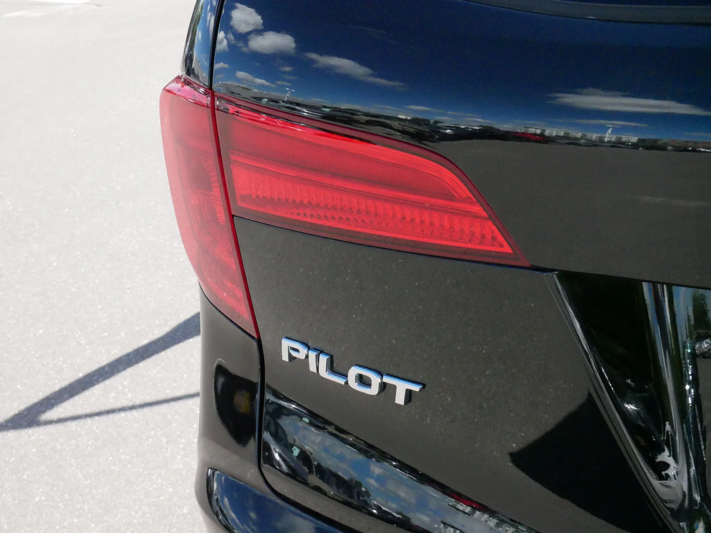 2018 Honda Pilot Touring - Photo 17