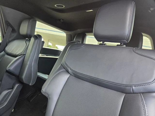 New 2027 Glacier Gray Metallic Tri-Coat Ford Platinum image 29