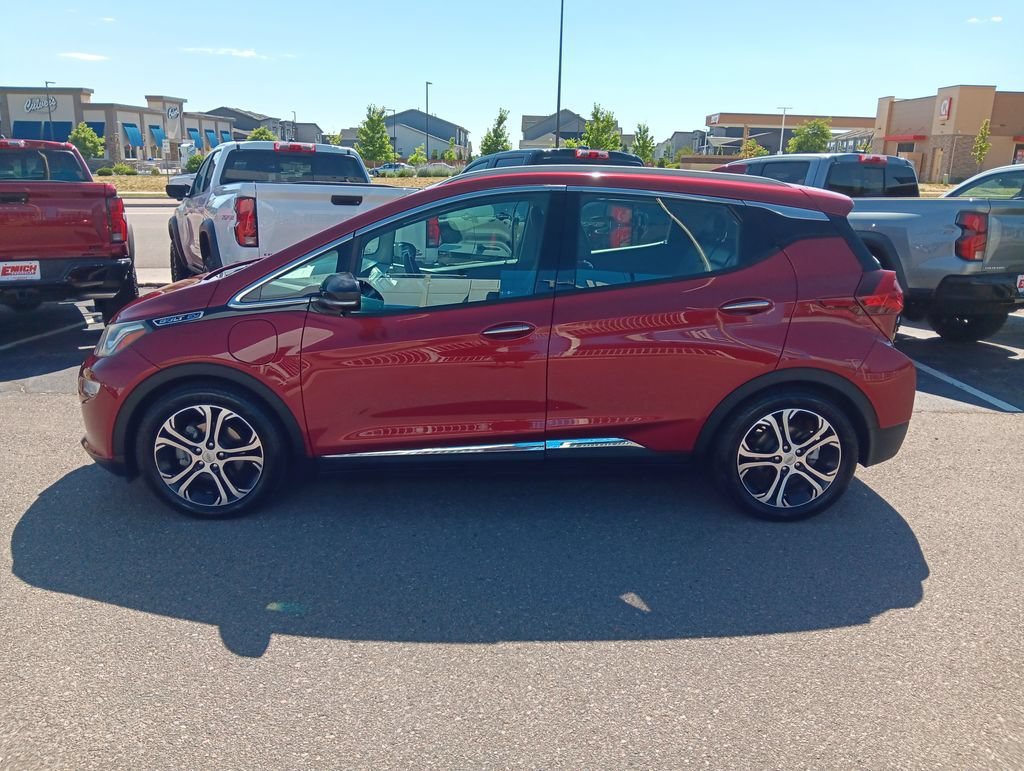 Used 2019 Includes (TUS) Black grille.) Chevrolet Premier image 2