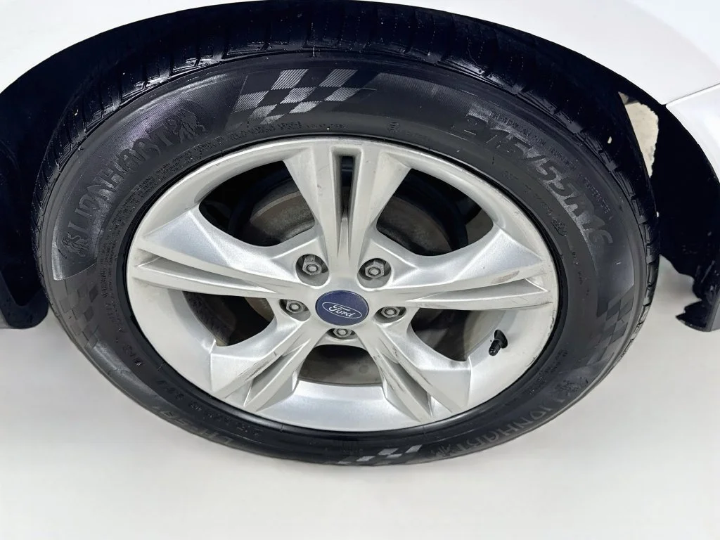 Used 2014 Oxford White Ford SE image 35