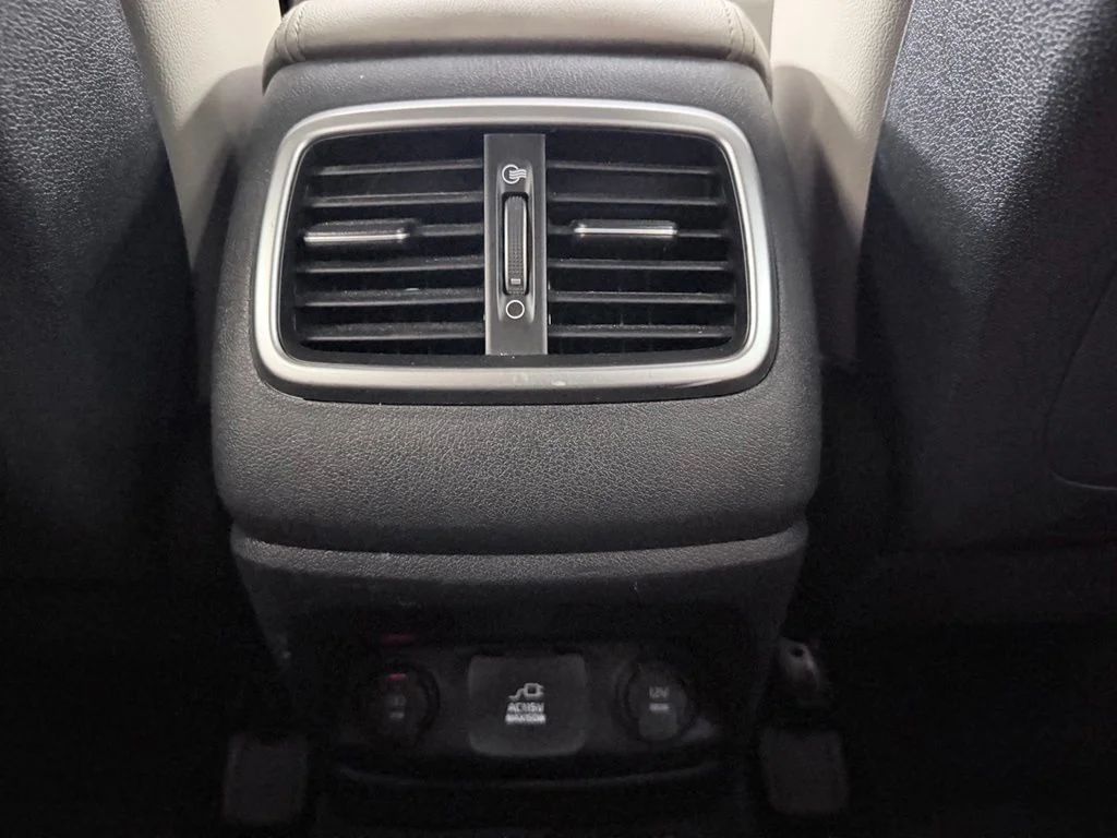 Used 2017 Snow White Pearl Kia EX image 29