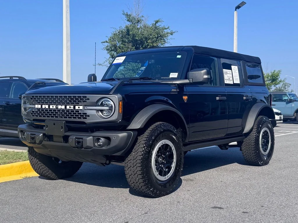 Certified Used 2025 Shadow Black Ford Badlands image 4