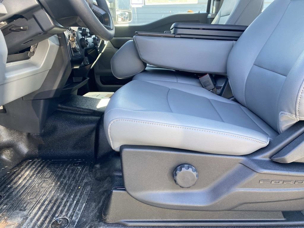 New 2026 Oxford White Ford F-550® XL image 14