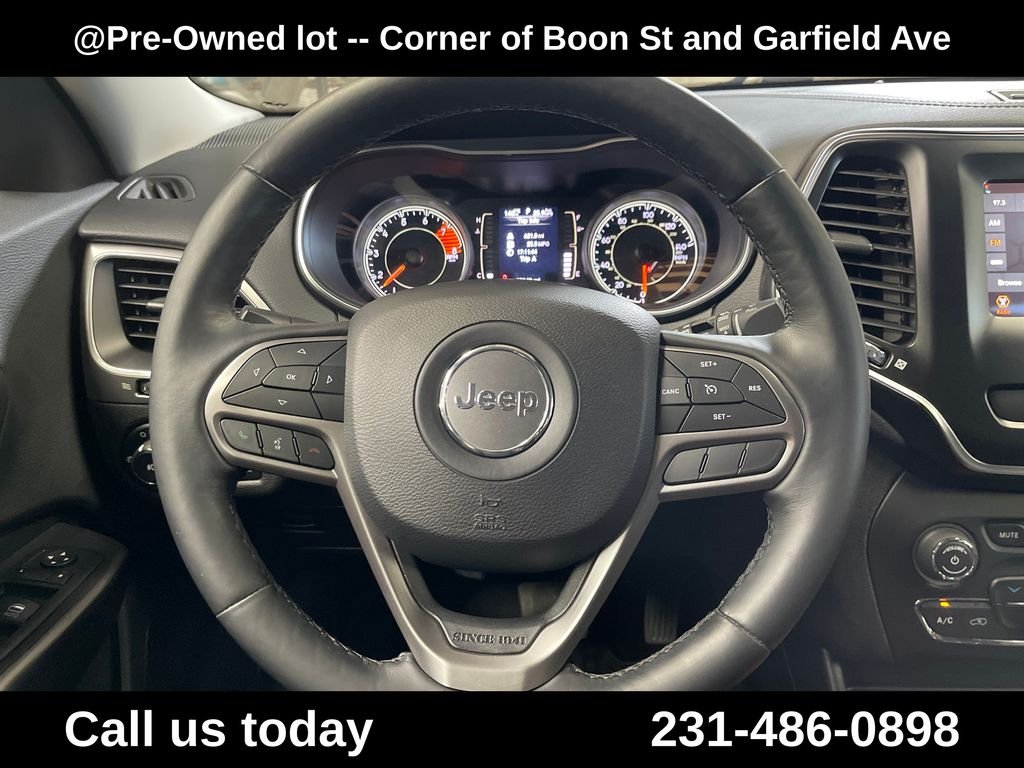 Used 2019 White Jeep Latitude Plus image 20