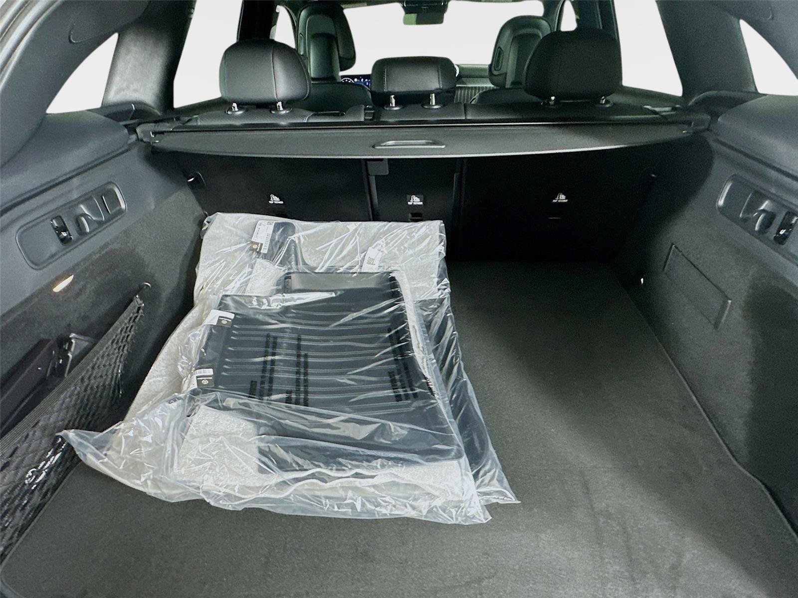 Used 2026 MANUFAKTUR Alpine Grey Mercedes-Benz GLC 300 image 36