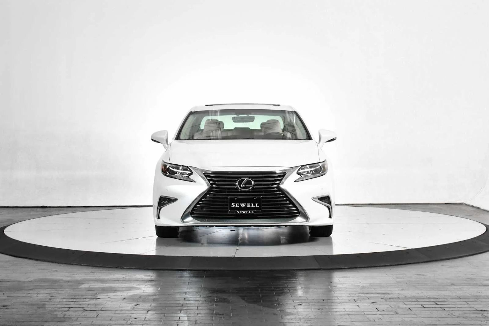 Used 2016 Eminent White Pearl Lexus  image 10