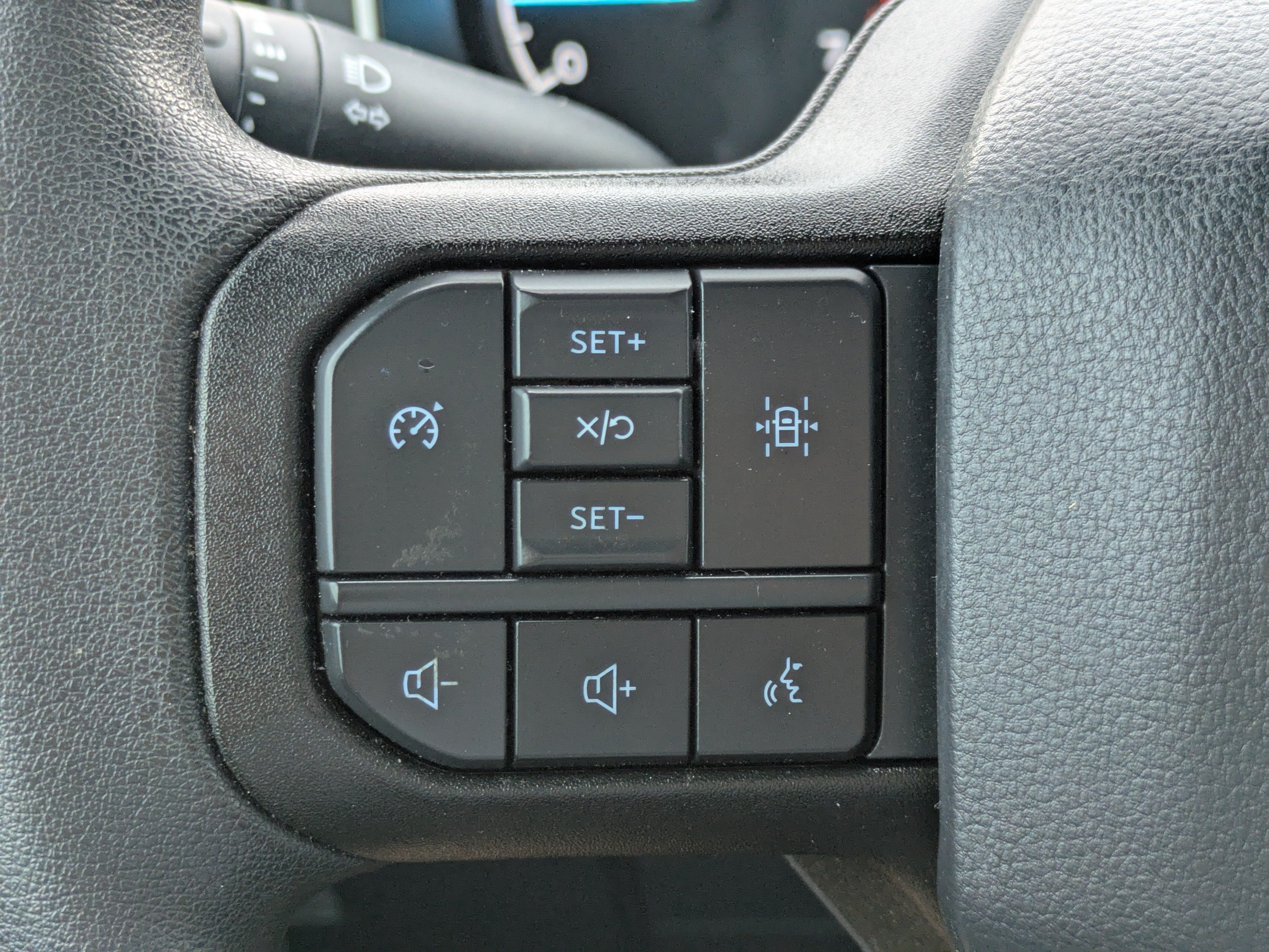 Used 2023  Ford XL image 20