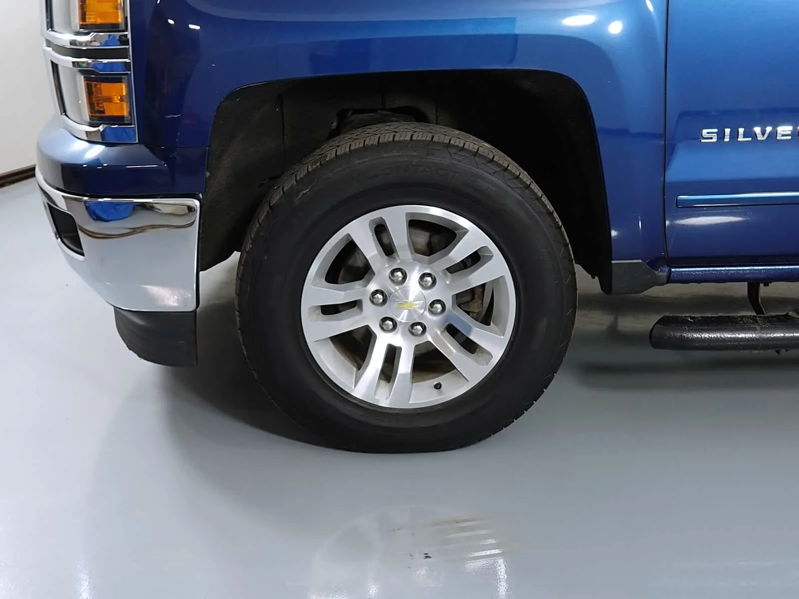Used 2015 Deep Ocean Blue Metallic Chevrolet LT image 13