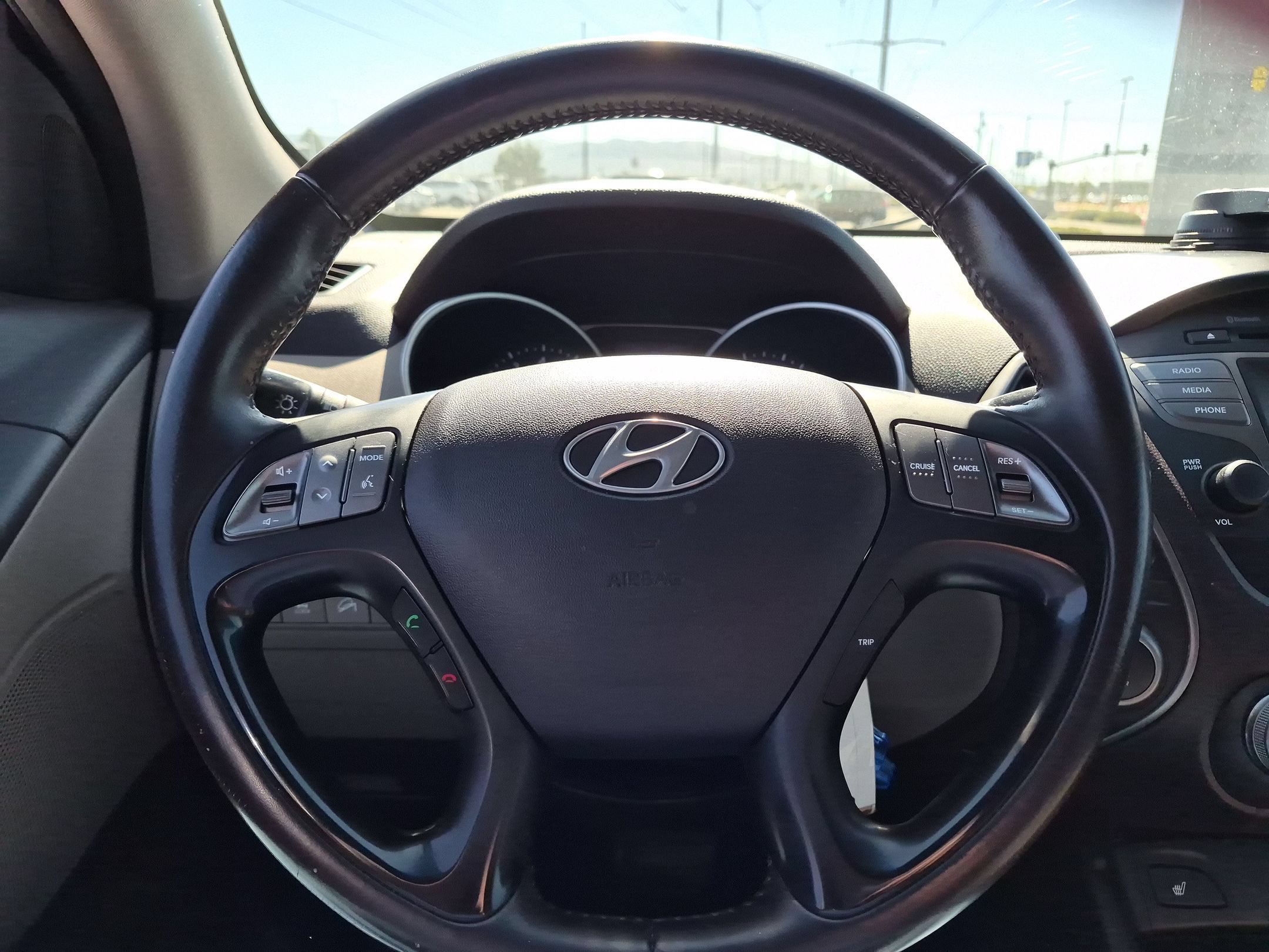 Used 2014 Laguna Blue Metallic Hyundai SE image 16