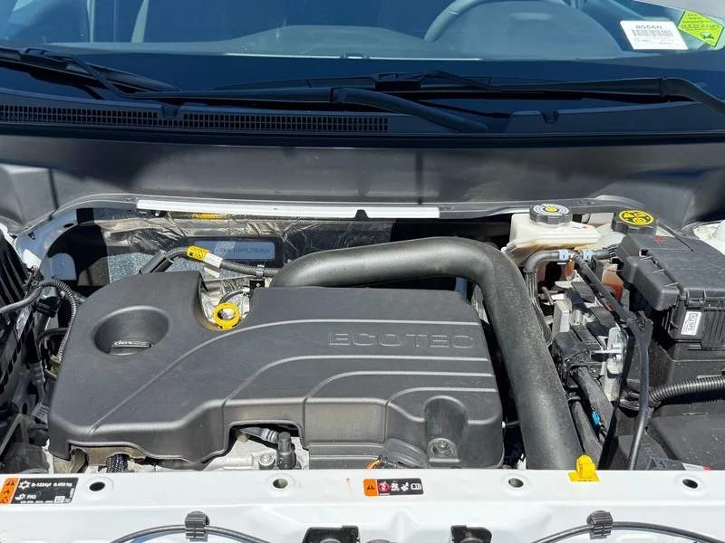 Used 2023 SUMMIT WHITE GMC SLE image 30