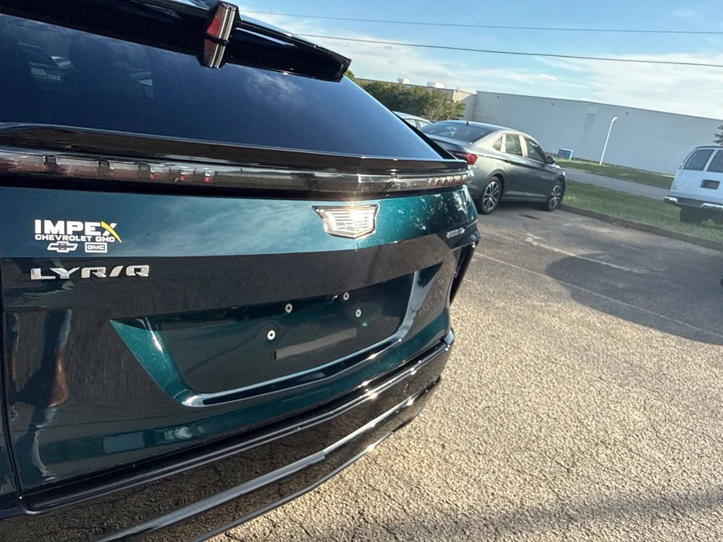 Used 2024 Emerald Lake Metallic Cadillac Sport 2 image 35