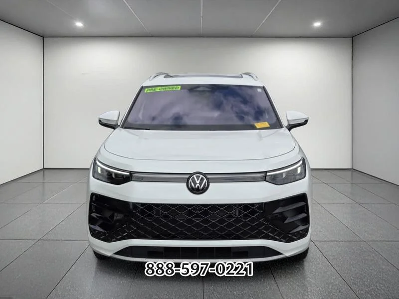 Used 2025 WHITE Volkswagen 2.0T SEL R-LINE image 8
