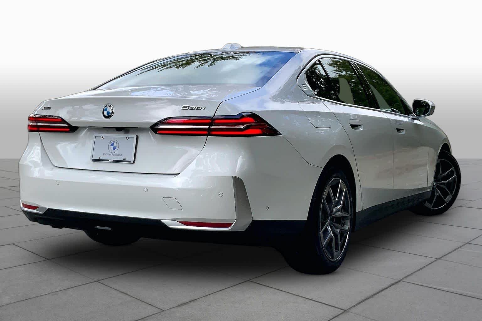 Used 2026 Mineral White Metallic BMW 530i xDrive image 12