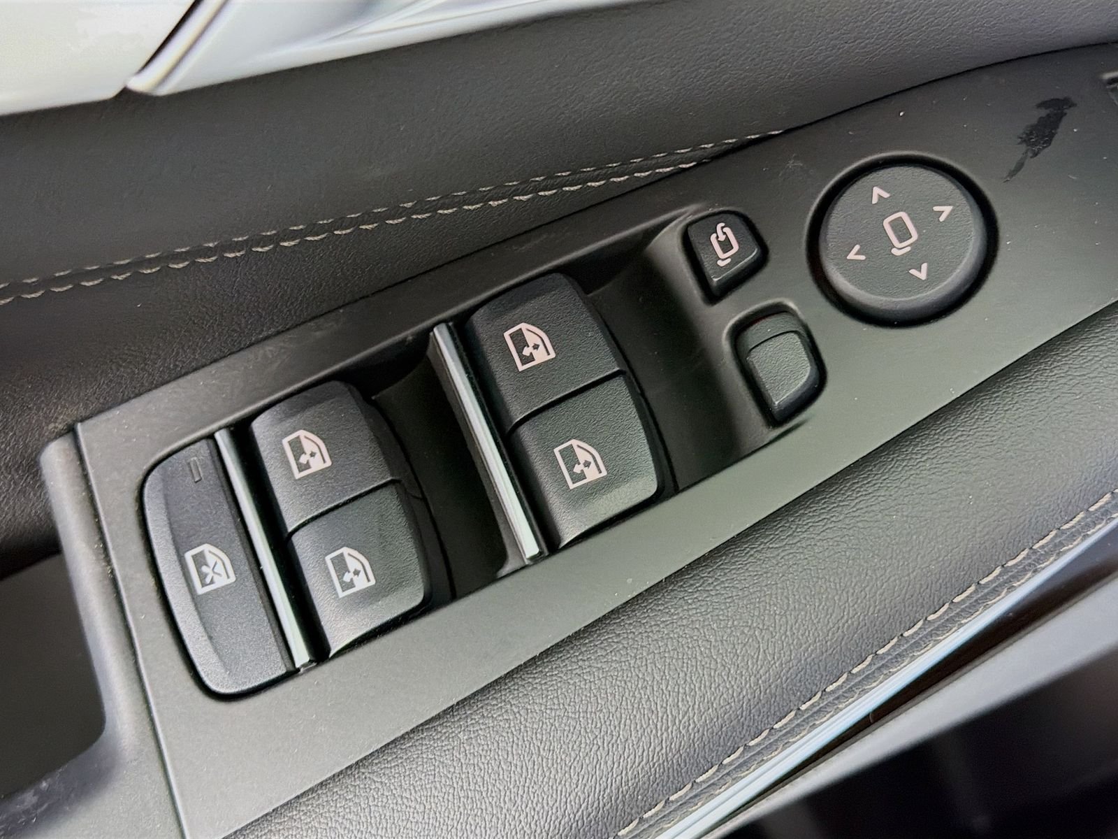 New 2026 Brooklyn Grey Metallic BMW sDrive40i image 18