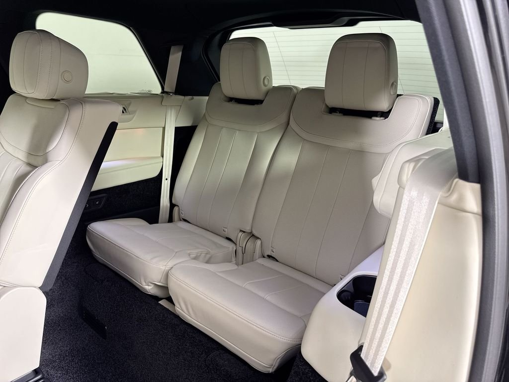 New 2026 Santorini Black Land Rover SE LWB image 21