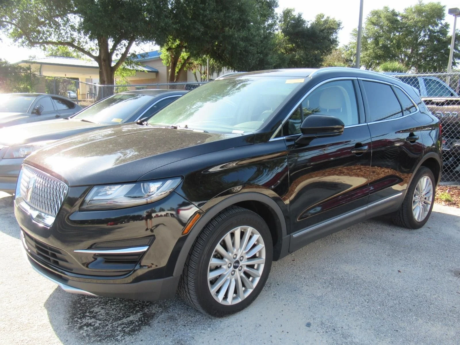 Used 2019 Black Lincoln Standard image 2