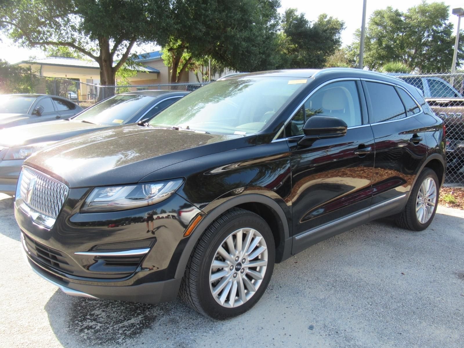 Used 2019 Black Lincoln Standard image 2
