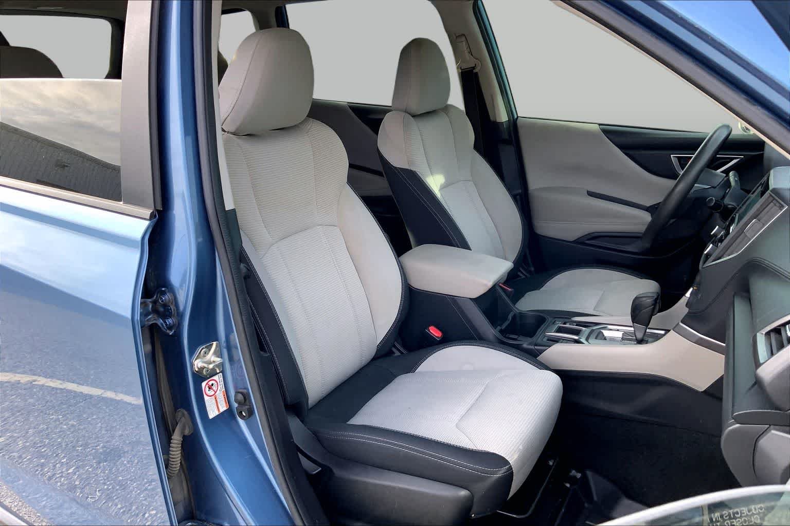 Used 2019 Horizon Blue Pearl Subaru  image 9