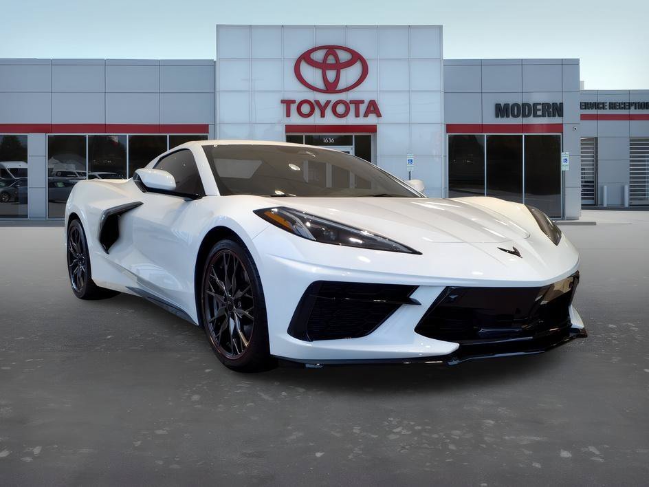 Used 2025 Arctic White Chevrolet 2LT image 8
