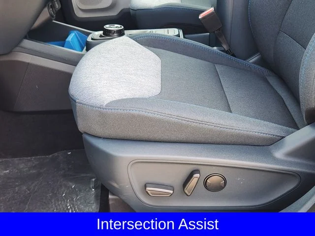 New 2026 Carbonized Gray Metallic Ford XLT image 25