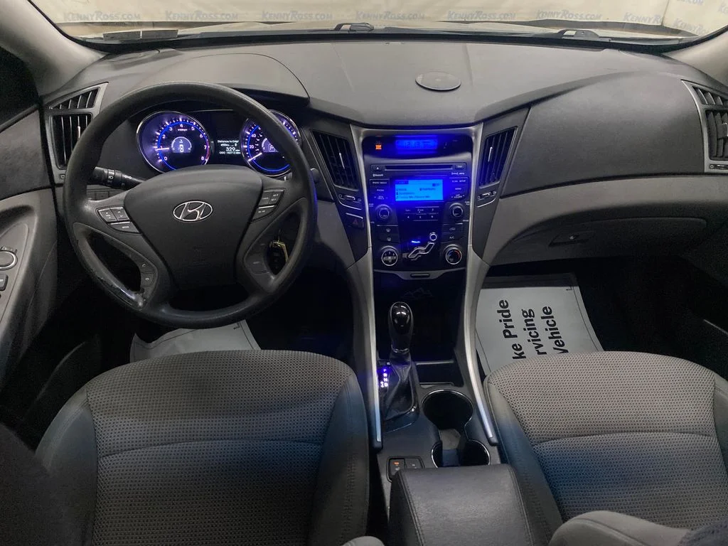 Used 2013 Blue Hyundai GLS image 21