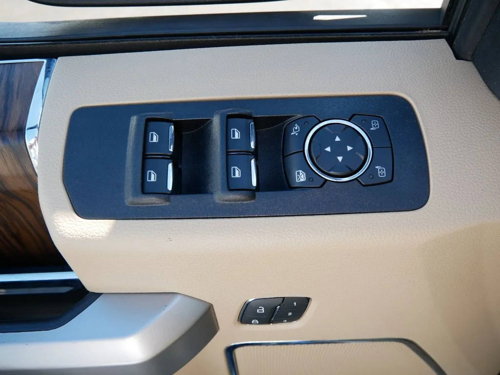 Used 2019 Silver Ford Lariat image 17