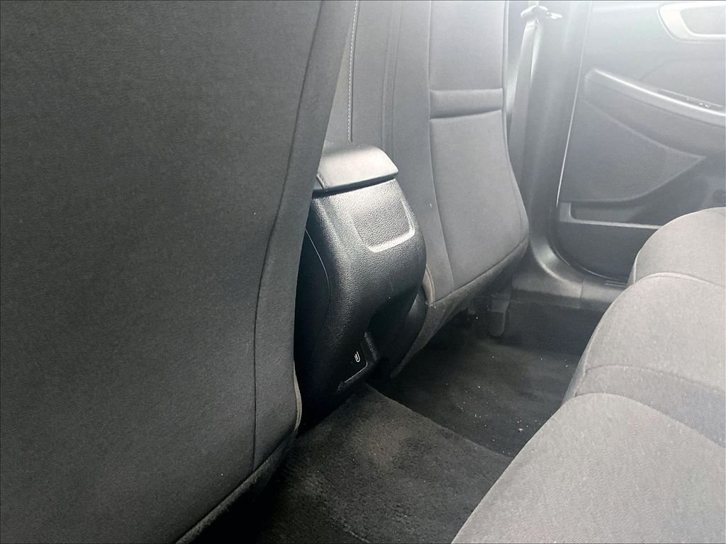 Used 2025 White Hyundai SEL image 26