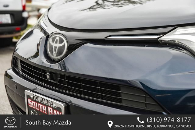 Used 2017 Blue Toyota Platinum image 5