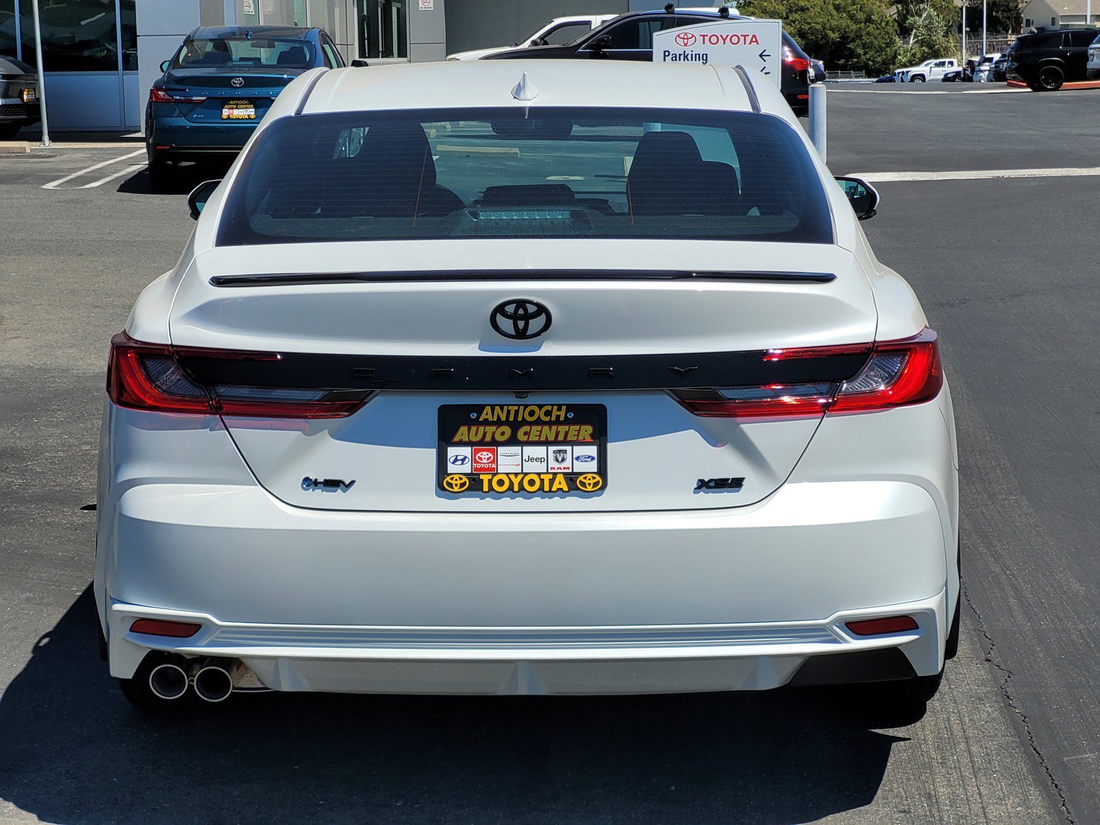 New 2026 Wind Chill Pearl <sup>1</sup> Toyota  XSE image 4