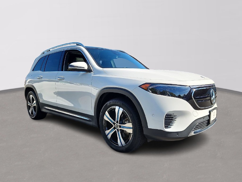Used 2023  Mercedes-Benz 300 image 3
