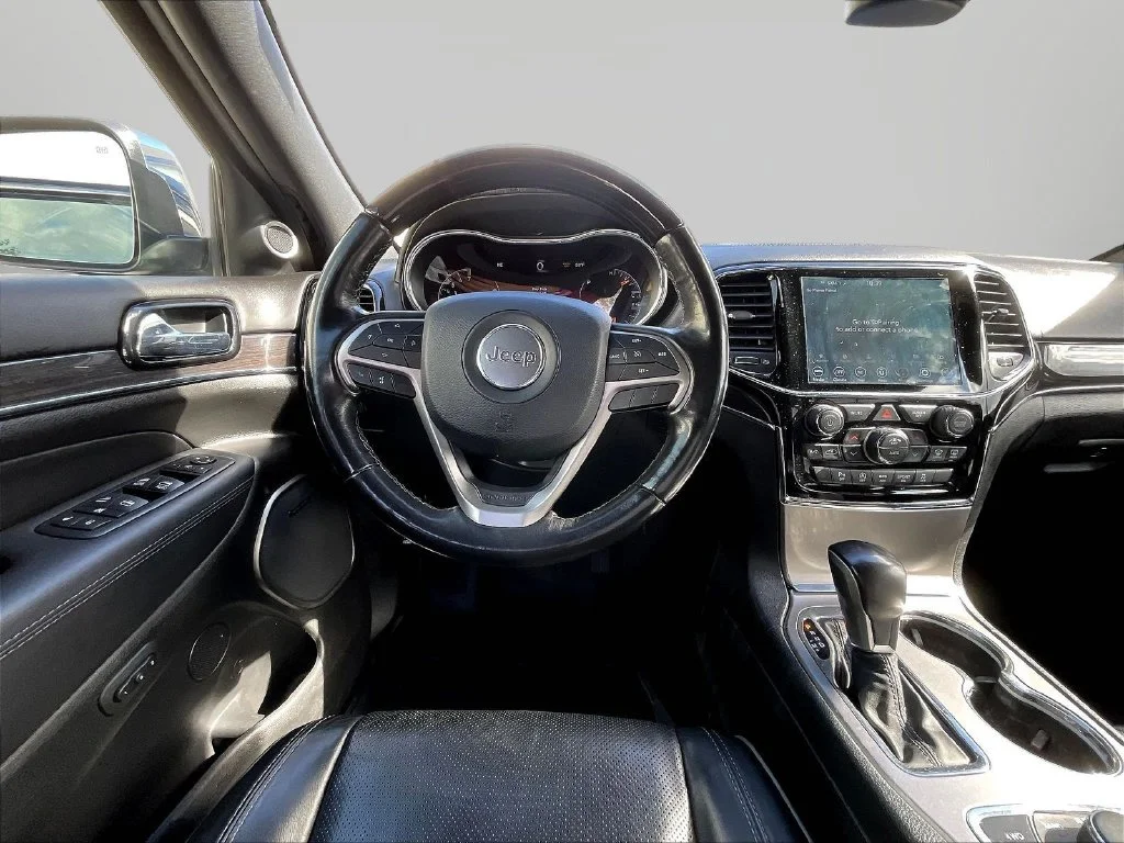 Used 2020 Black Jeep Overland image 10