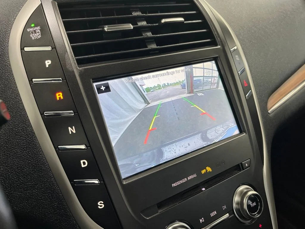 Used 2019 Black Lincoln Reserve image 13