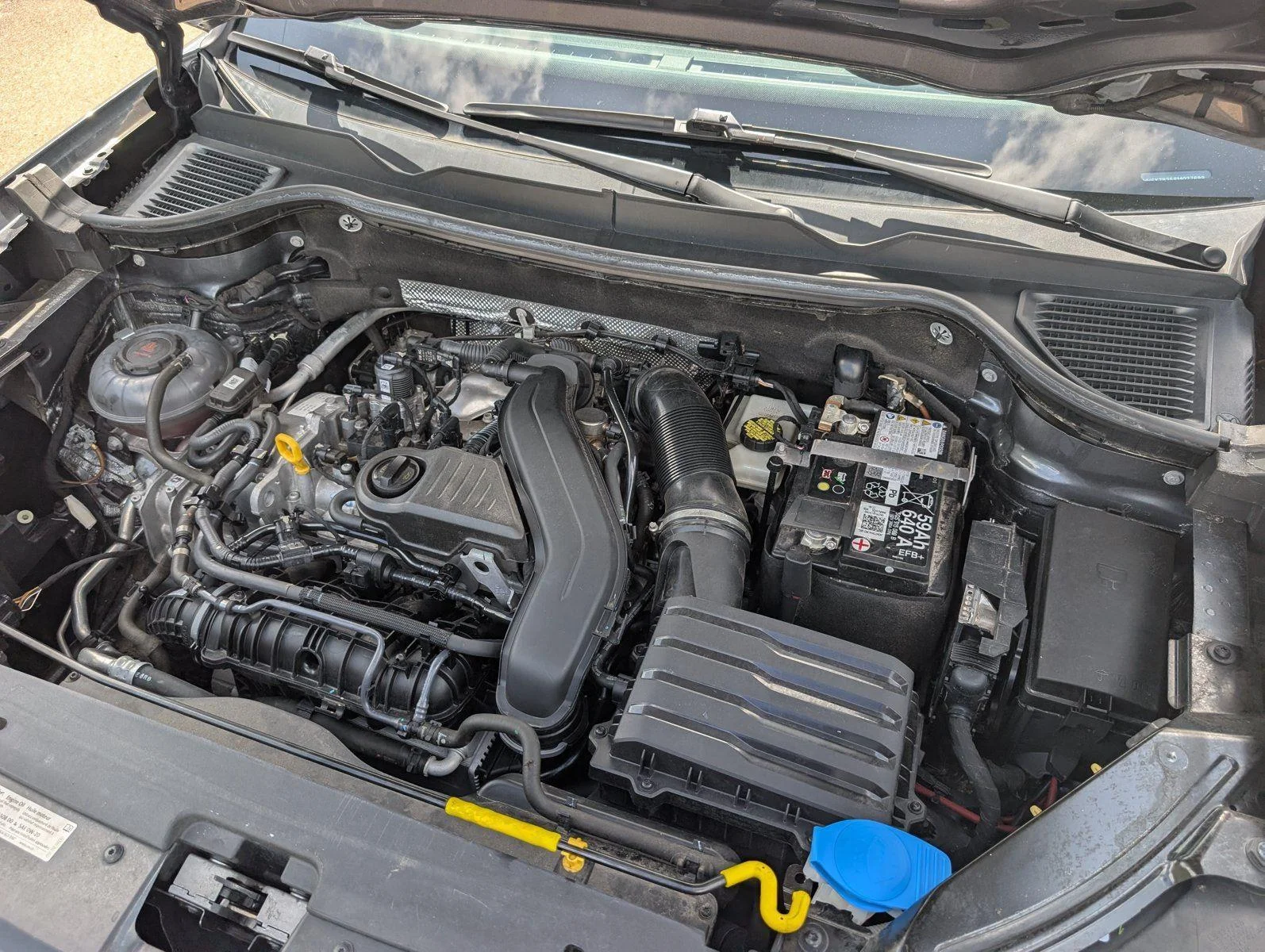 Used 2024 GRAY Volkswagen SE image 38