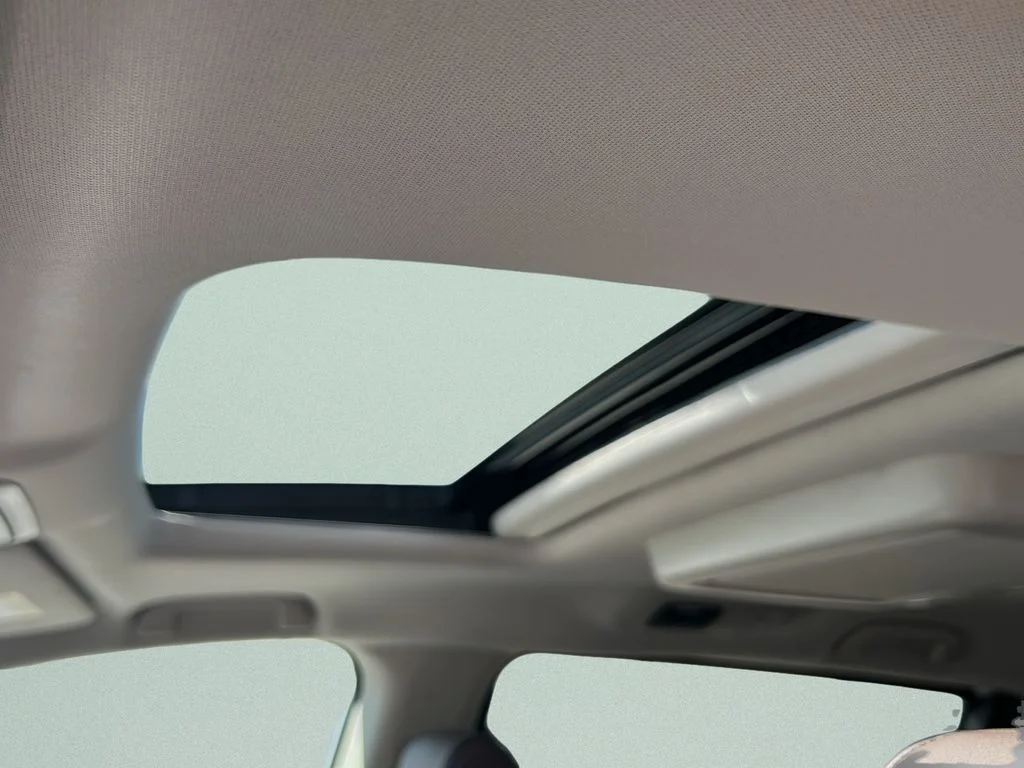 New 2027 Platinum White Pearl Honda Touring image 17