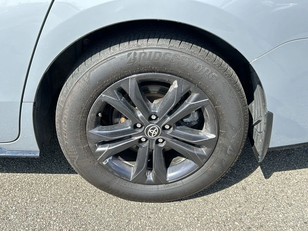Used 2025  Toyota Sienna XSE AWD 7-Pass Dilawri Certified   Elevate image 18