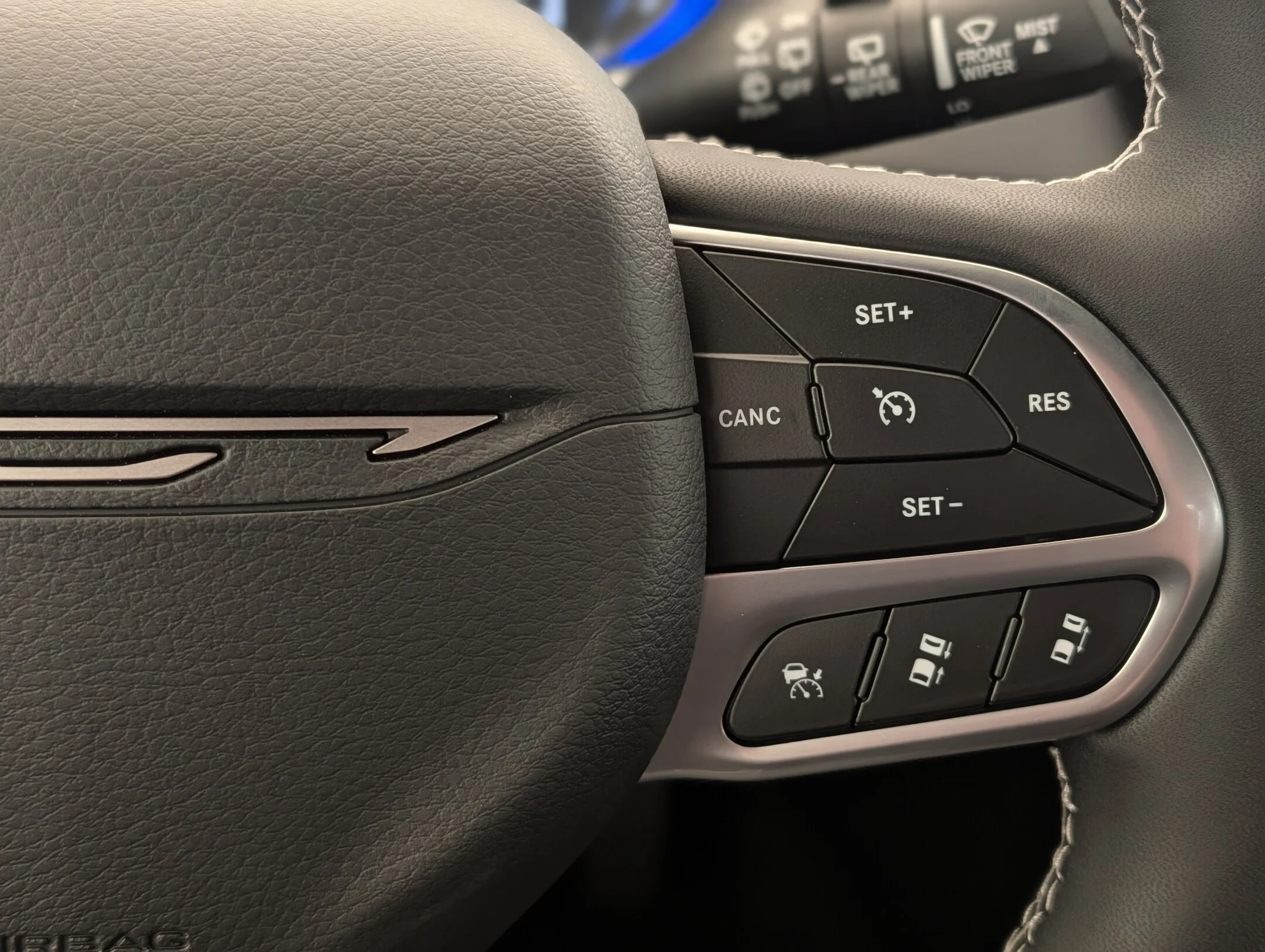 New 2027 White Chrysler Select - - AWD - Safety Sphere Pkg w/ 360 Cam - Stow n Go Seats & More! image 18