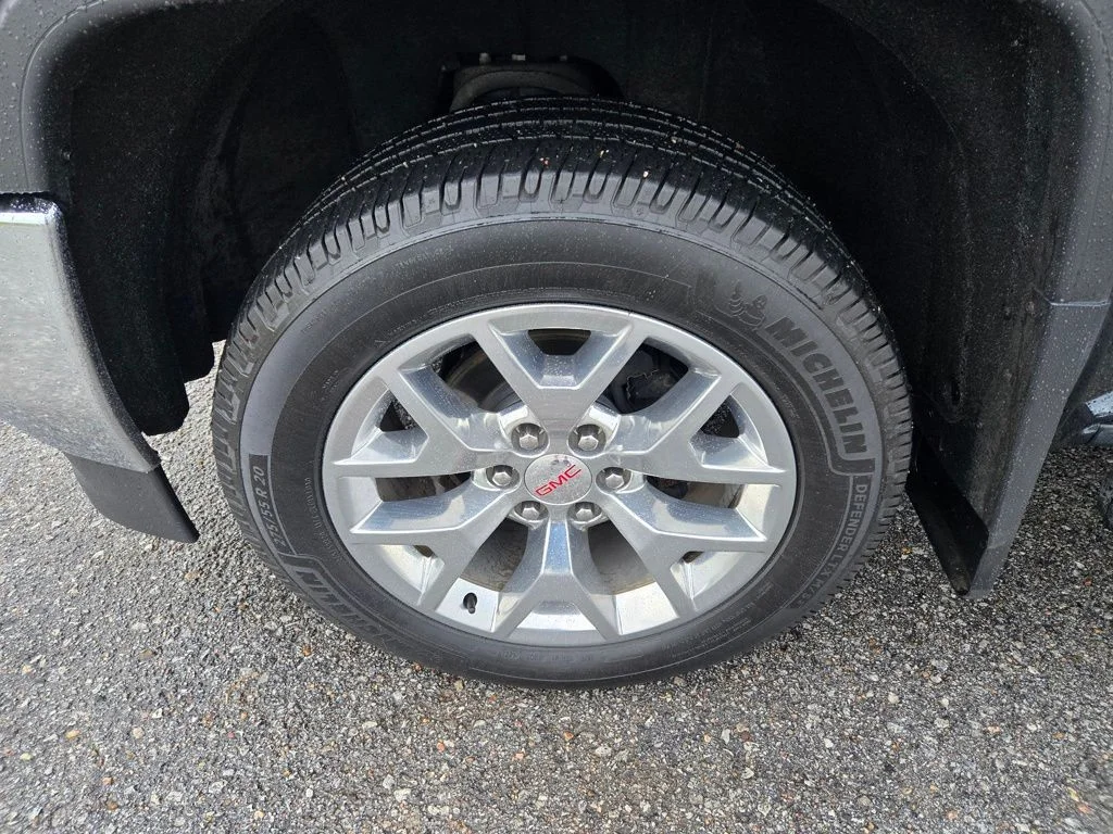 Used 2018 Gray GMC SLT image 12