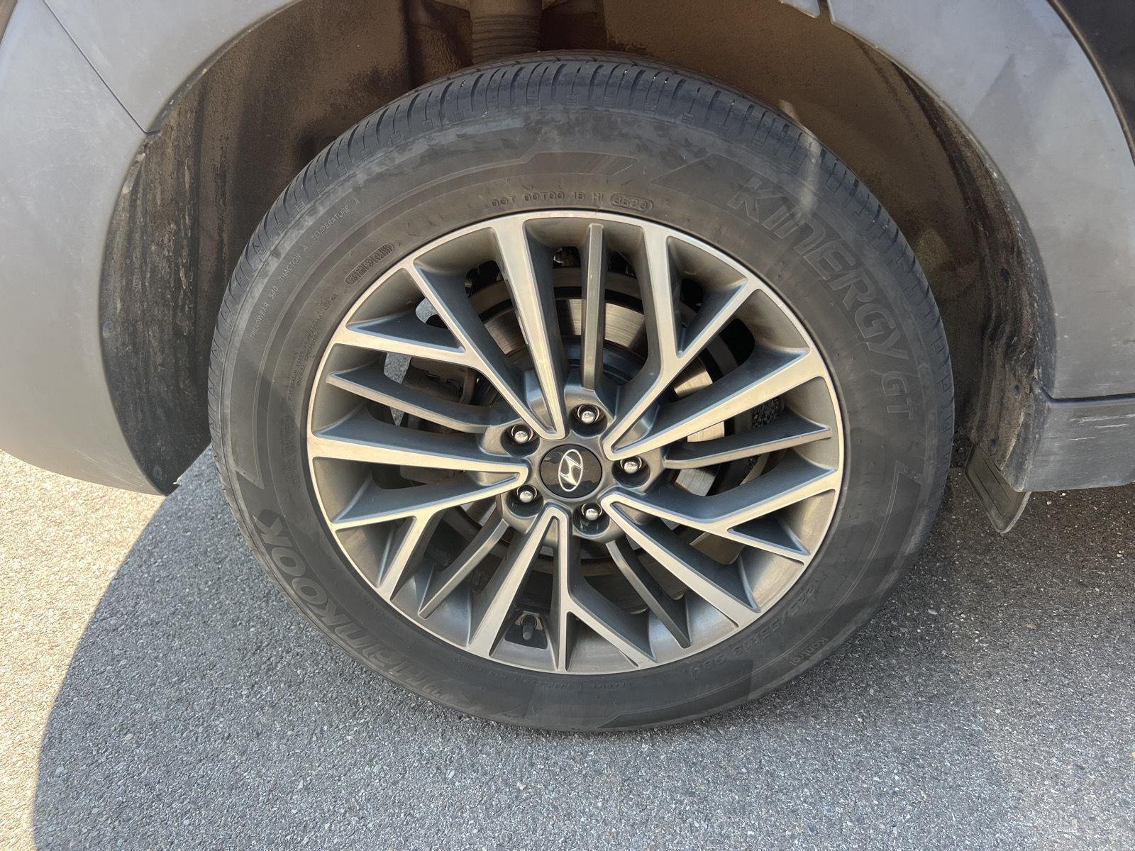 Used 2019 Black Noir Pearl Hyundai Limited image 4