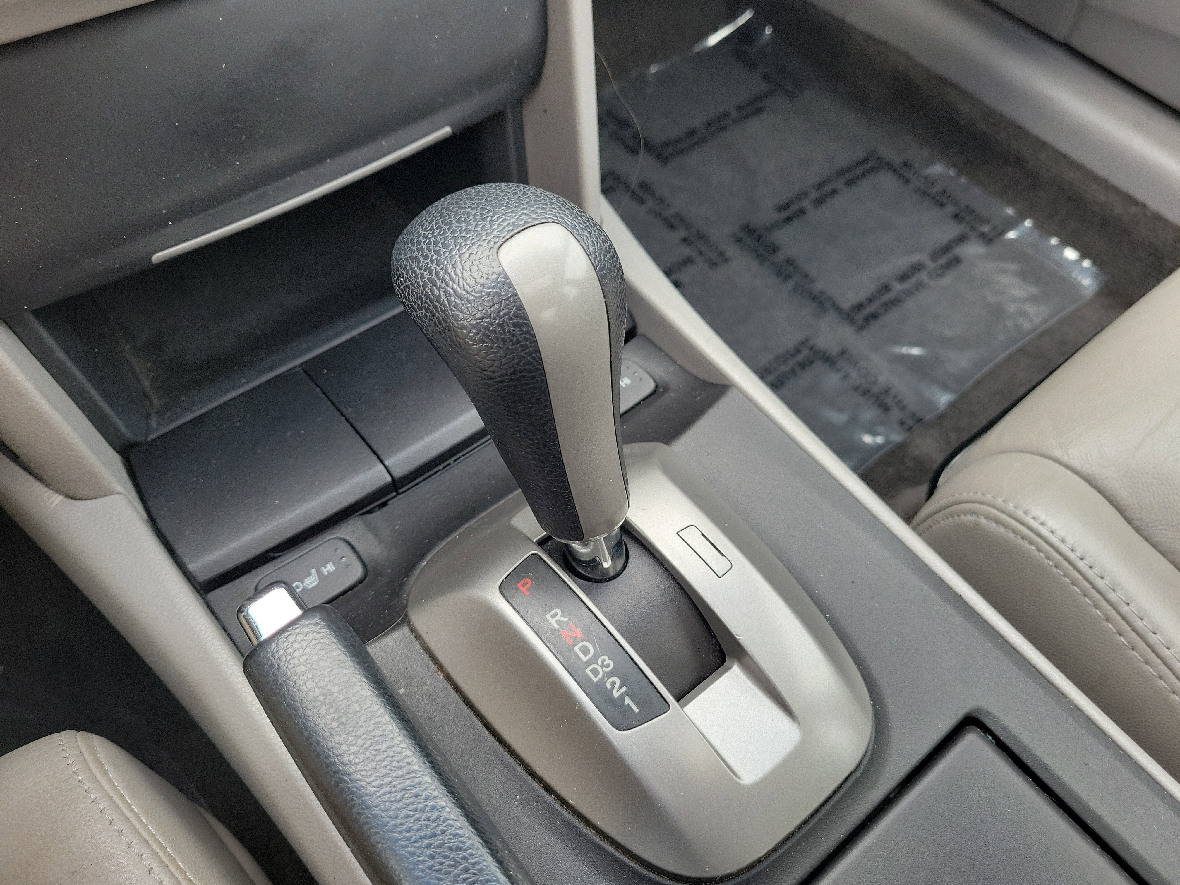 Used 2009 Gray Honda EX-L image 27