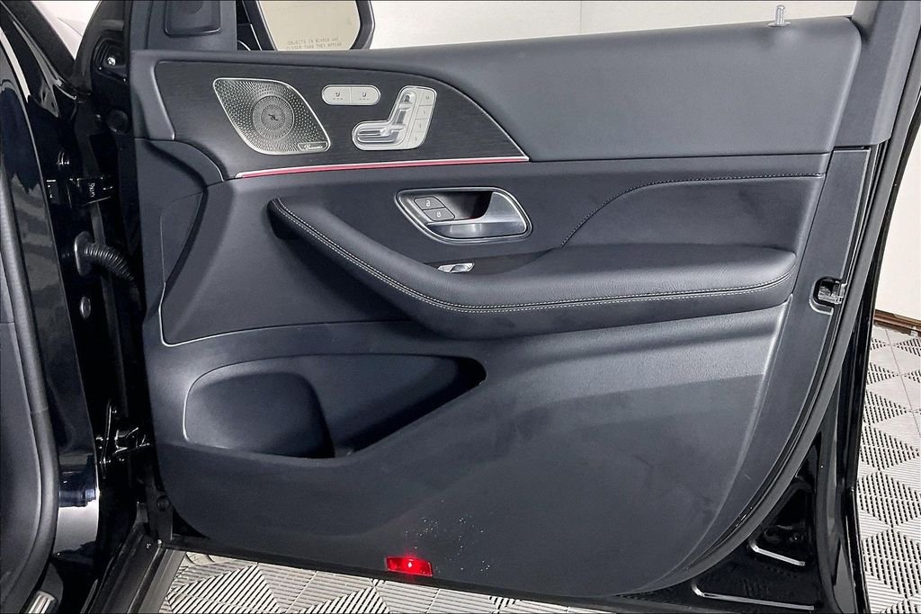Used 2026 Black Mercedes-Benz GLS 450 image 16
