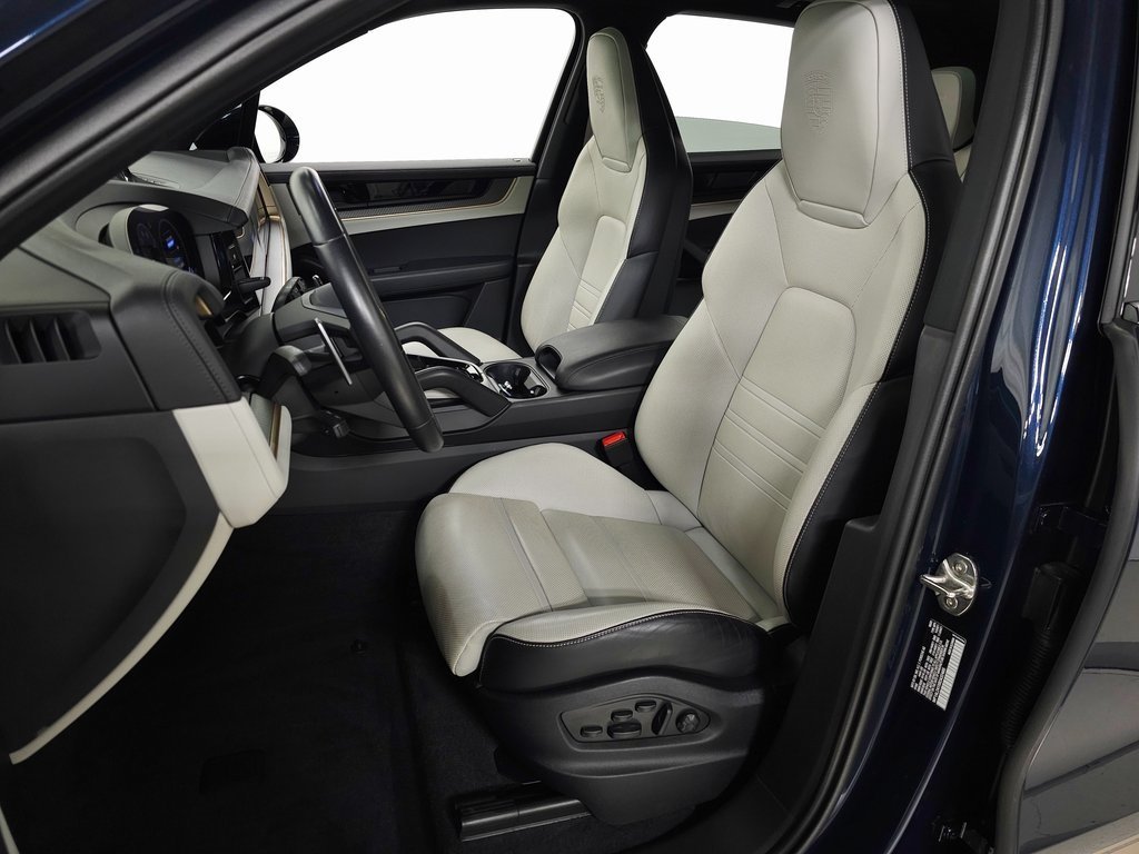 2024 PORSCHE CAYENNE - Image 17