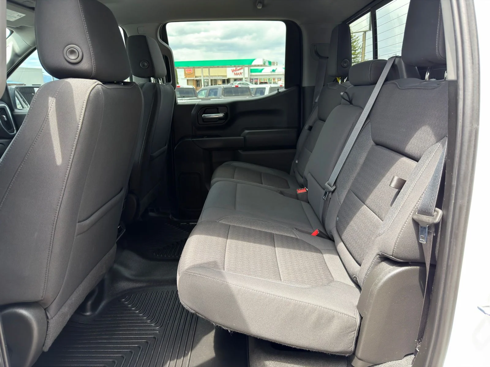 Used 2022 White Chevrolet LT image 30