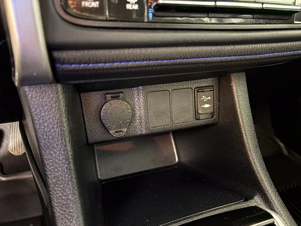 Used 2018 Gray Toyota SE image 27