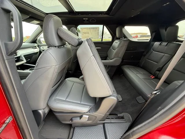 New 2027 Ruby Red Metallic Tinted Clearcoat Ford Active image 49