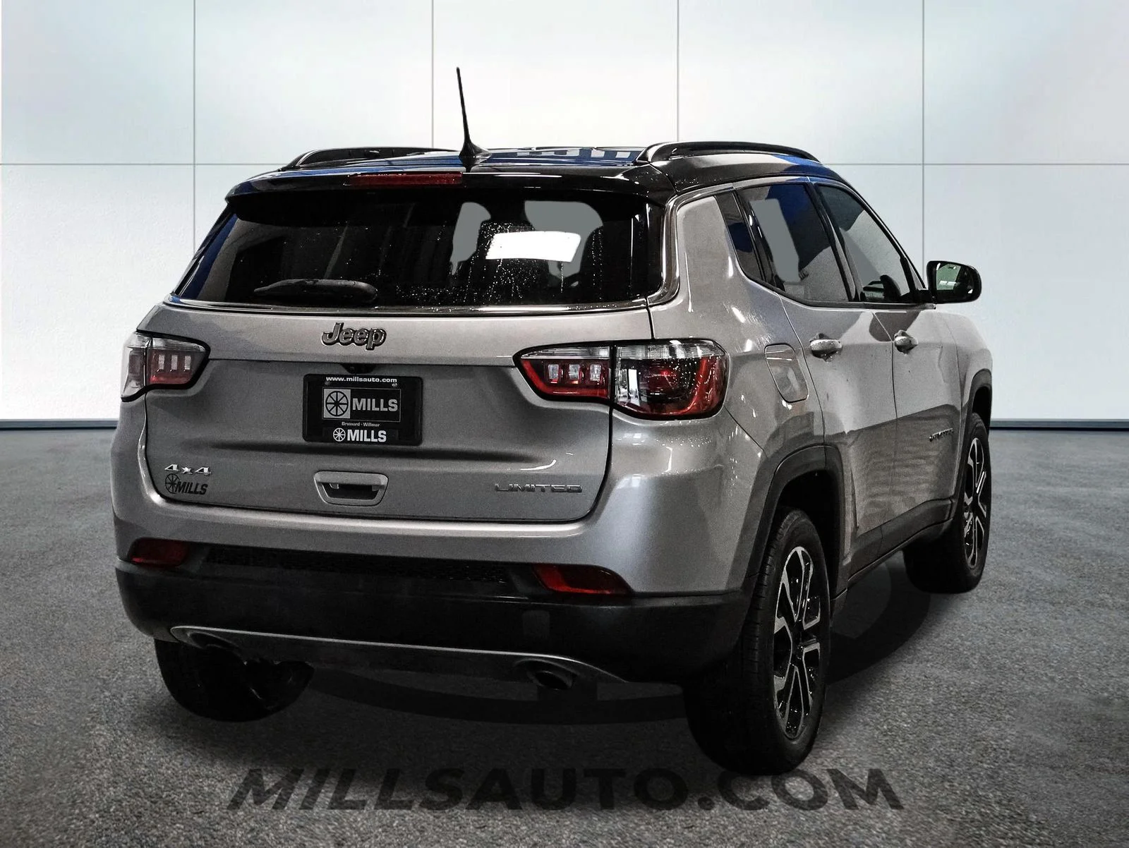 Certified Used 2023 Silver Jeep Limited image 7