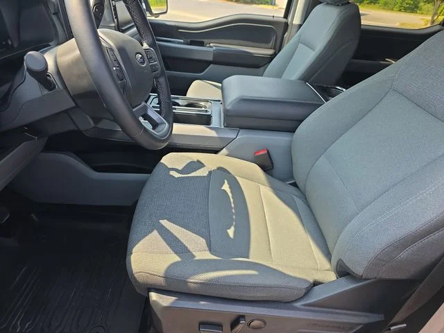 Used 2025 Silver Ford XLT image 15