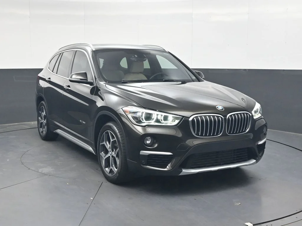 Used 2017 Dark Olive Metallic BMW xDrive28i image 2